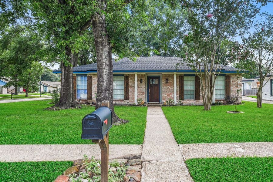 Property photo for 1923 Briarcreek Boulevard, Houston, TX