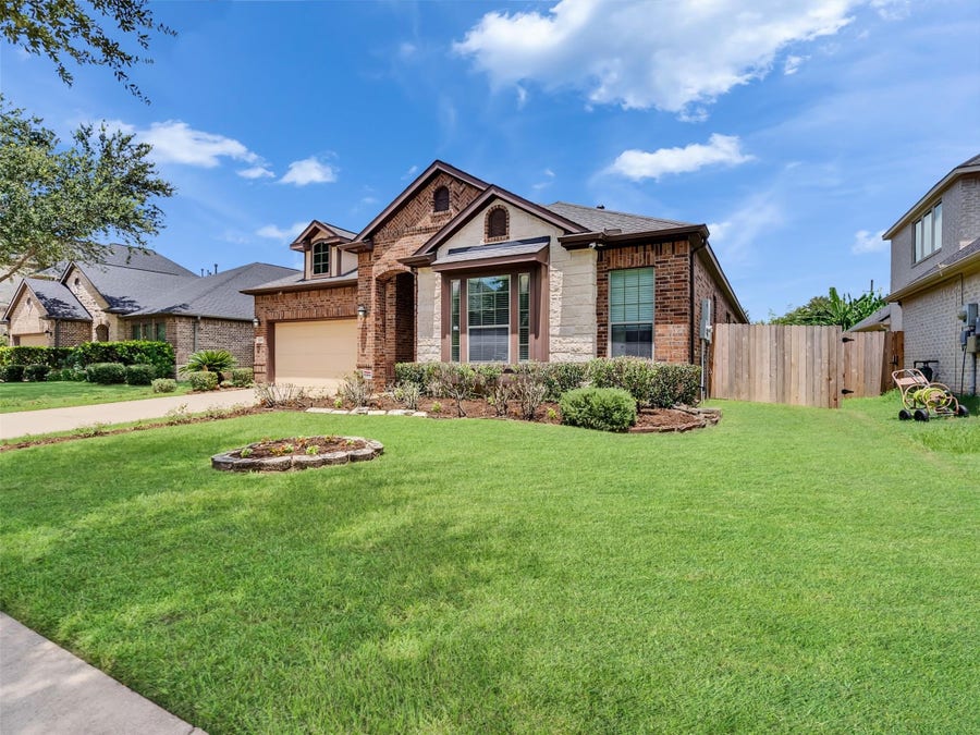 Property photo for 4618 Morning Cloud Lane, Sugar Land, TX