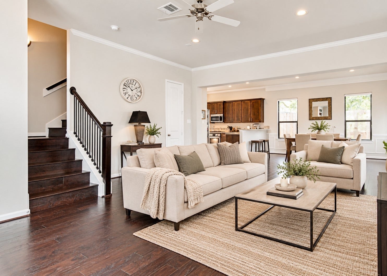 1154 W 10th Street, Houston, TX 77008 Living Room