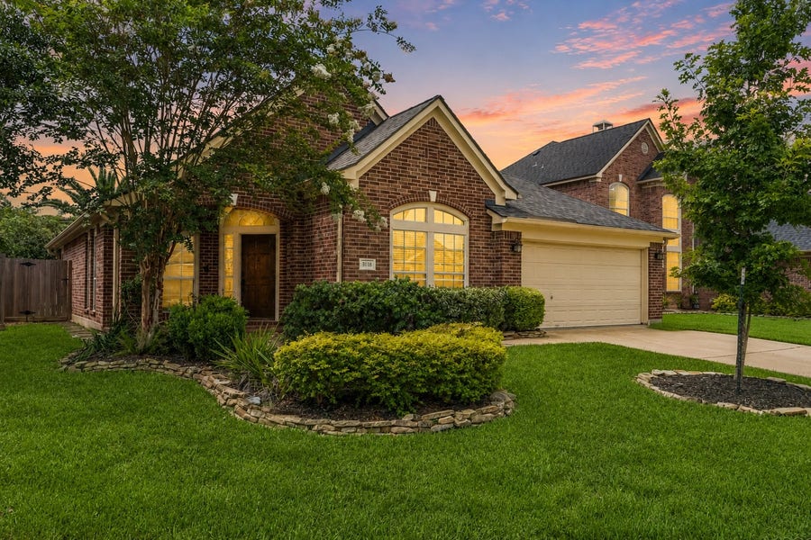 Property photo for 3118 Valley Court, Manvel, TX