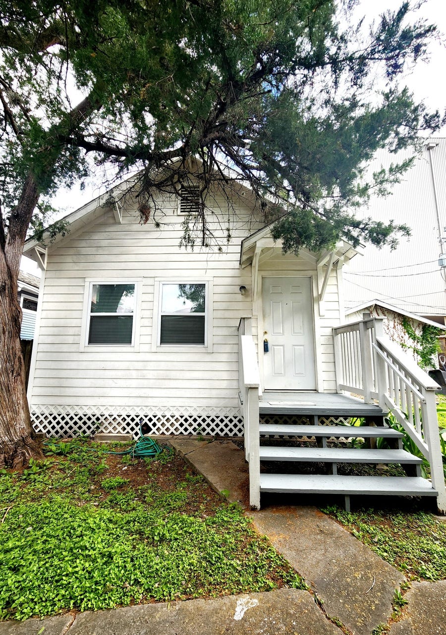 Property photo for 725 E 10th 1/2 Street, #B, Houston, TX