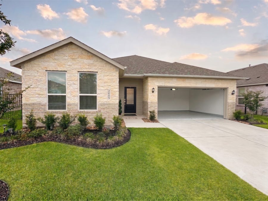 Property photo for 2605 Lago Costa Drive, Texas City, TX