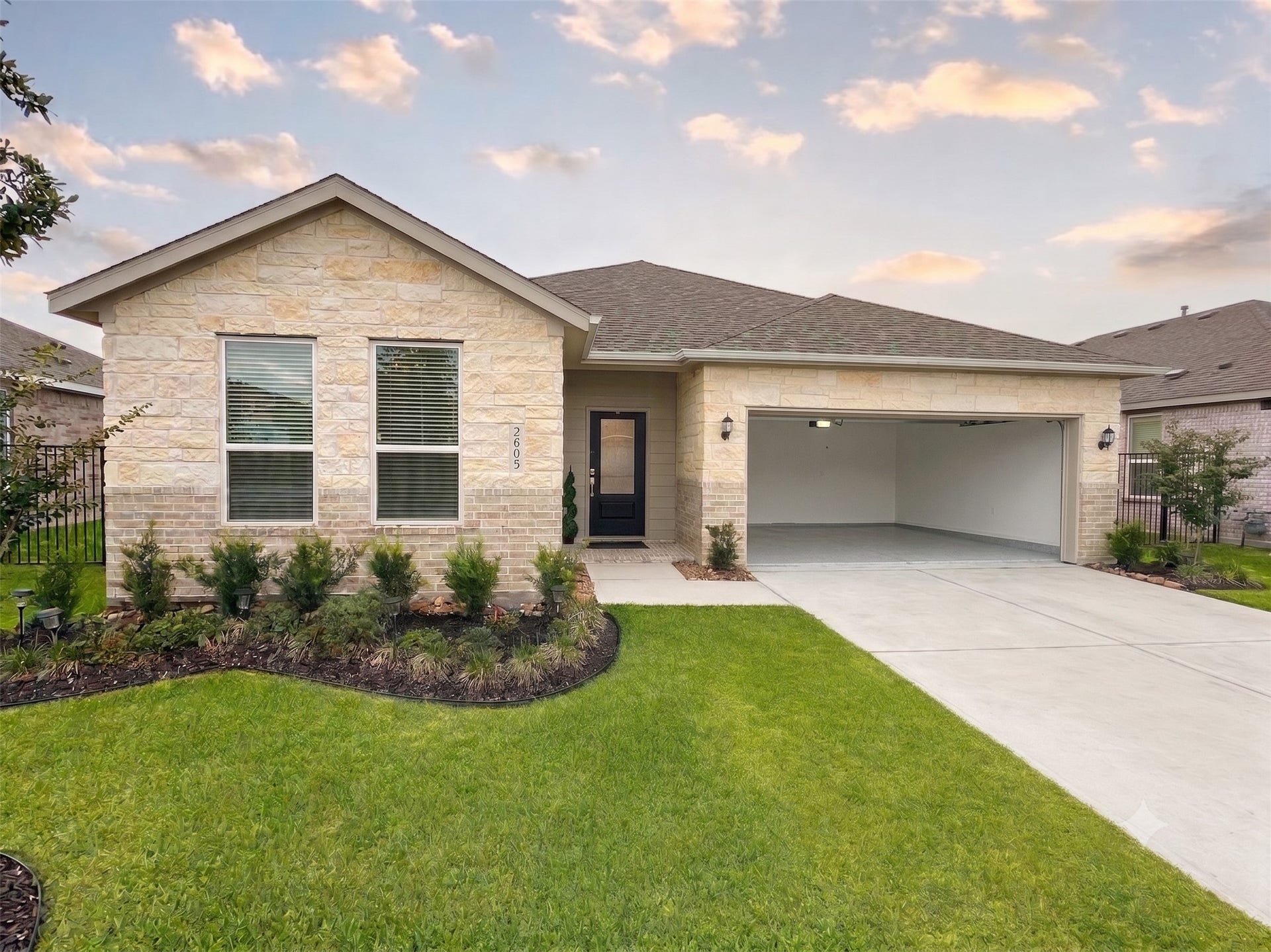 2605 Lago Costa Drive, Texas City, TX 77568 Virtually Staged