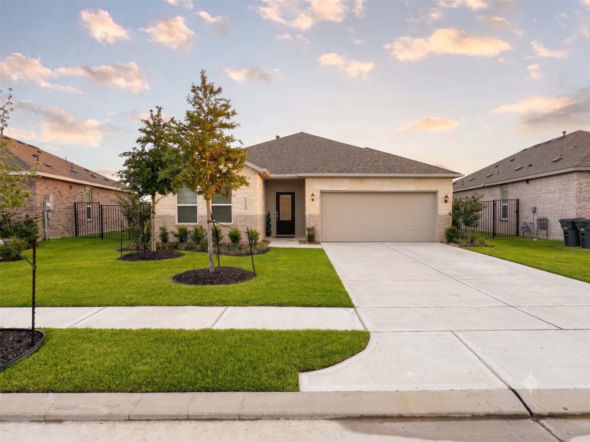 2605 Lago Costa Drive, Texas City, TX 77568 Virtually Staged