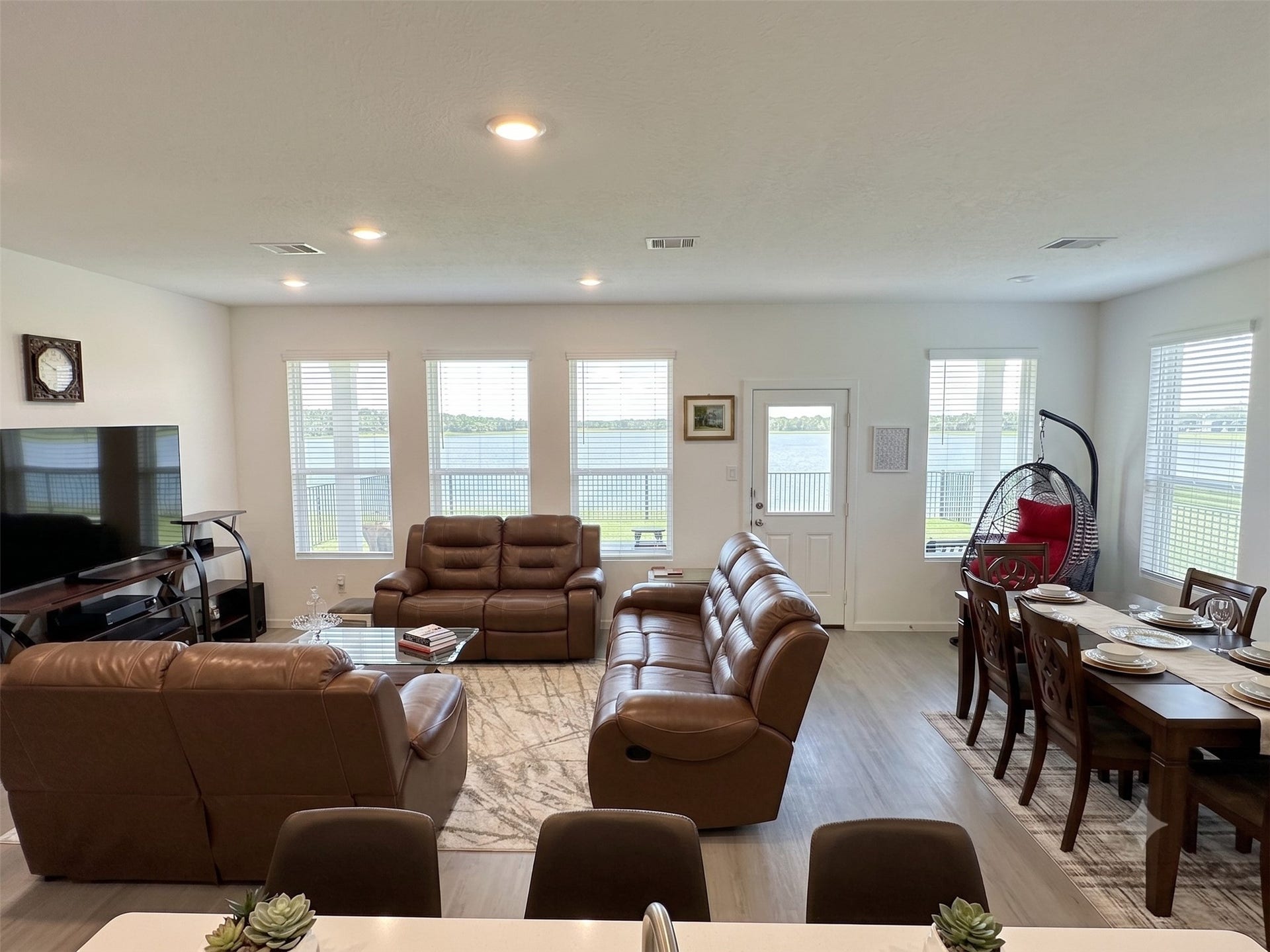 2605 Lago Costa Drive, Texas City, TX 77568 Virtually Staged