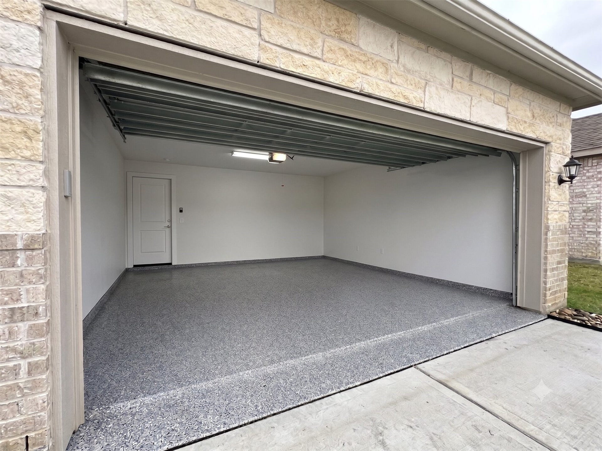 2605 Lago Costa Drive, Texas City, TX 77568 Virtually Staged