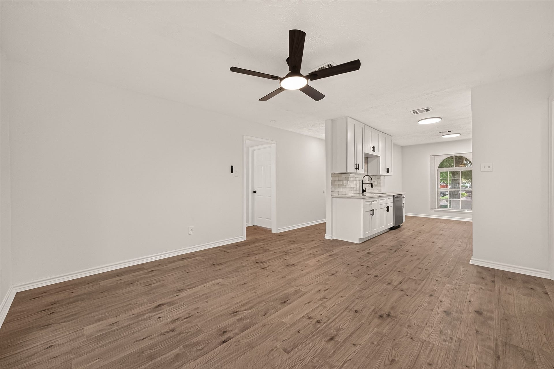 1910 Rainy River Drive, Houston, TX 77088 1910 Rainy River Drive, Houston, TX 77088