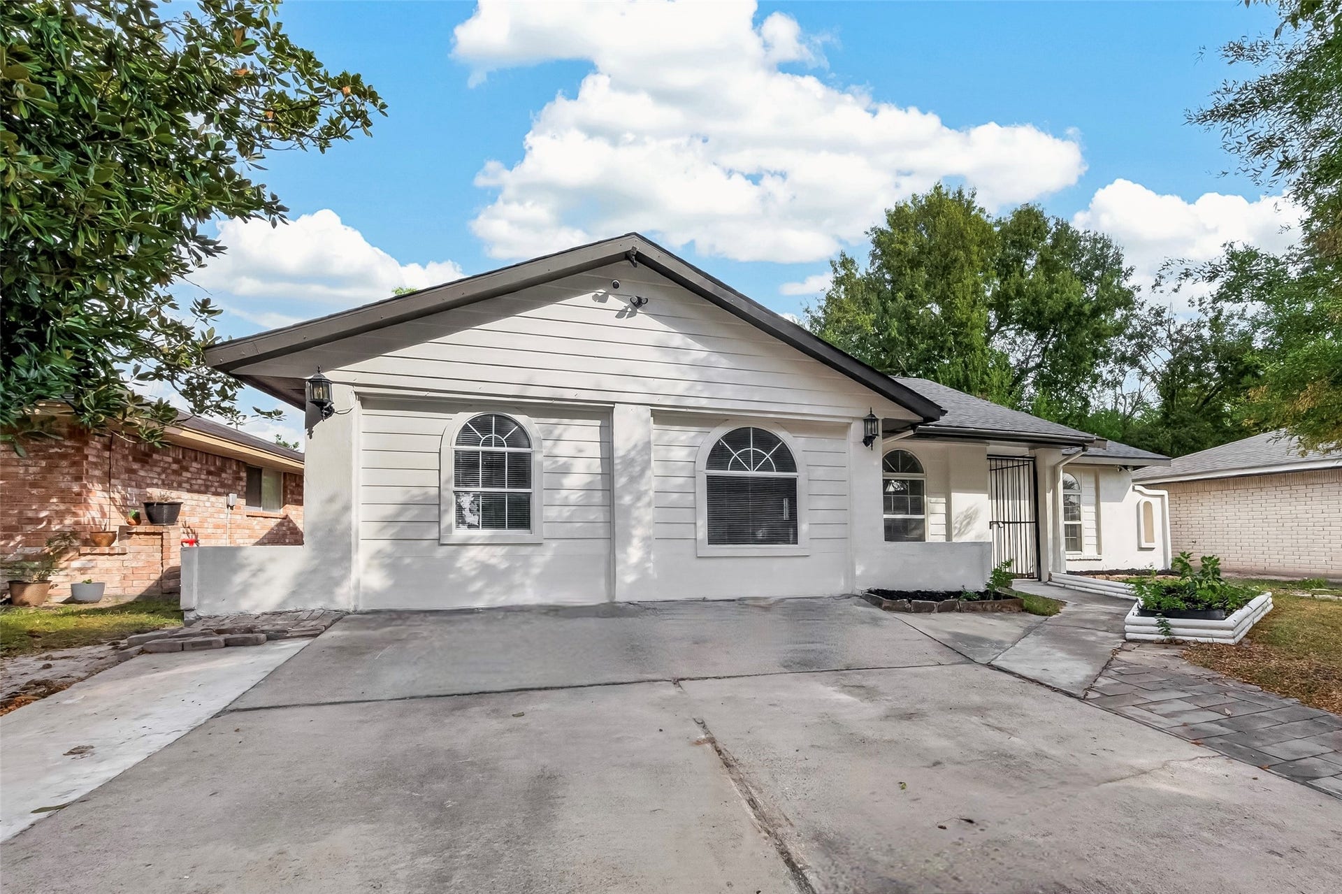 1910 Rainy River Drive, Houston, TX 77088 1910 Rainy River Drive, Houston, TX 77088