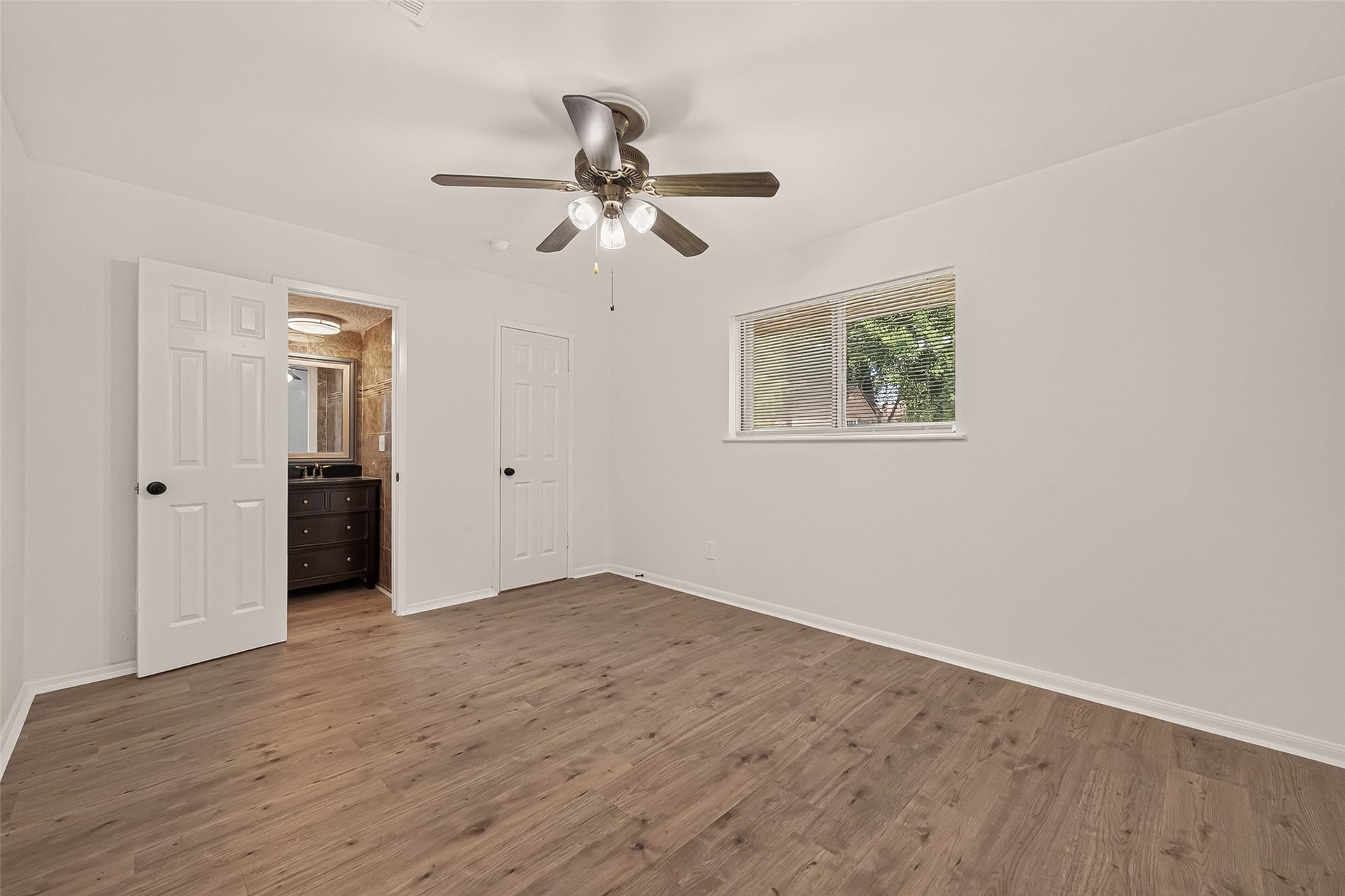 1910 Rainy River Drive, Houston, TX 77088 1910 Rainy River Drive, Houston, TX 77088