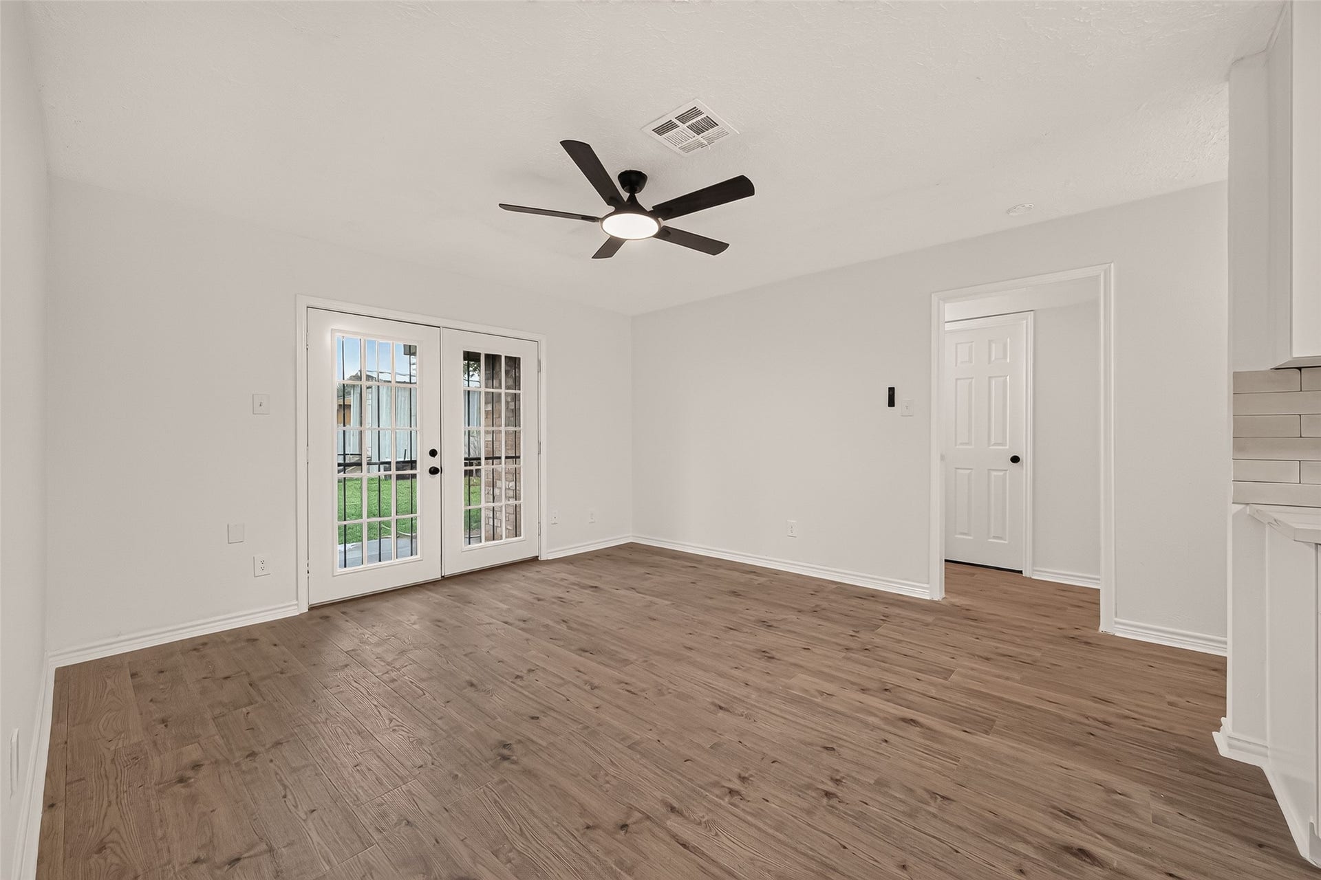 1910 Rainy River Drive, Houston, TX 77088 1910 Rainy River Drive, Houston, TX 77088