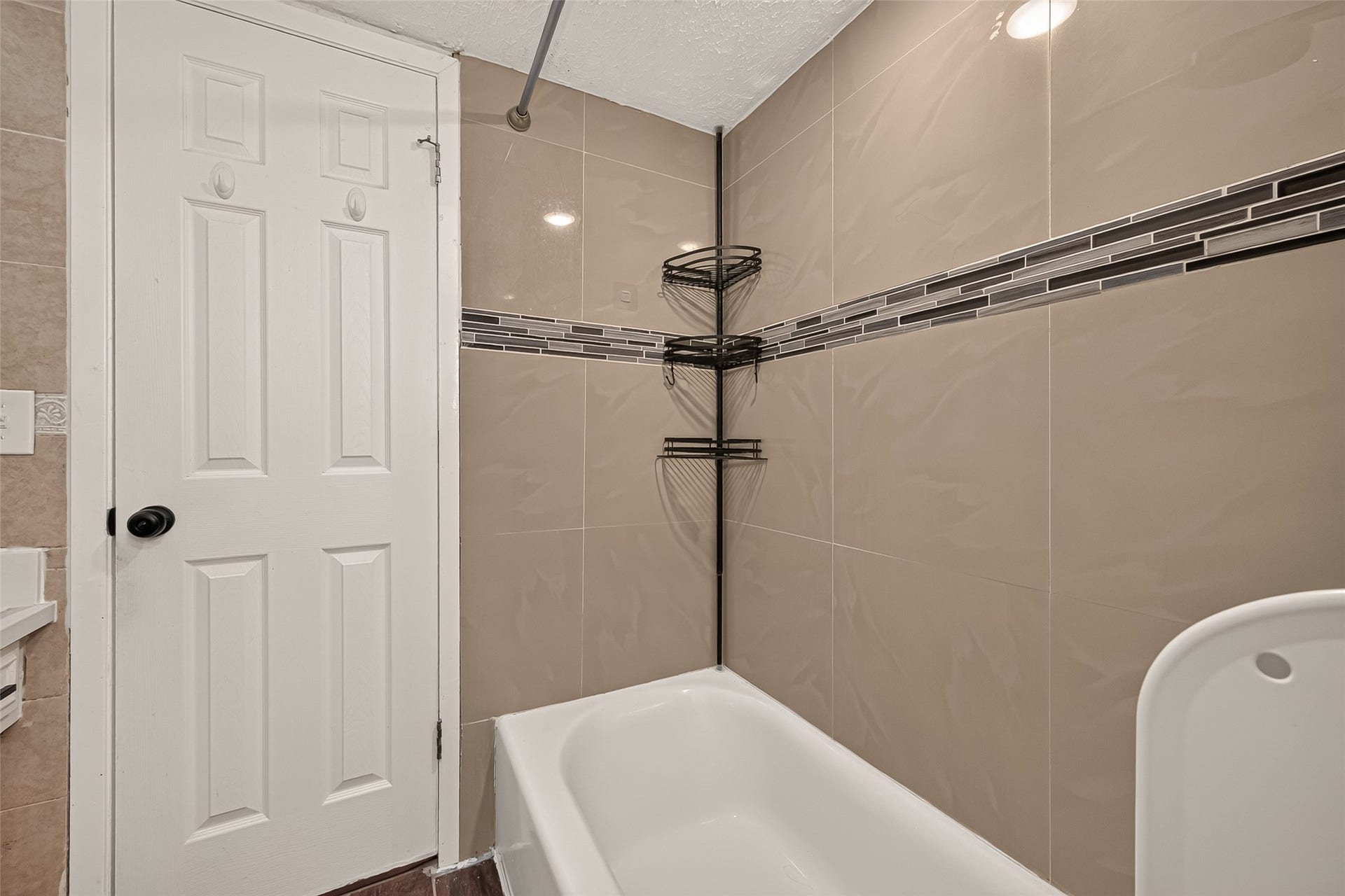 1910 Rainy River Drive, Houston, TX 77088 1910 Rainy River Drive, Houston, TX 77088