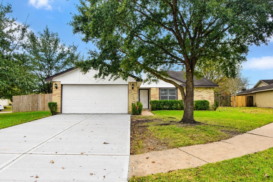 Property photo for 14203 Long River Court, Sugar Land, TX