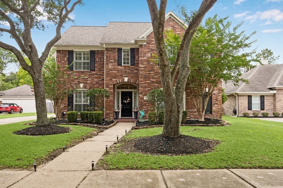 Property photo for 3108 Bay Ridge Court, Friendswood, TX