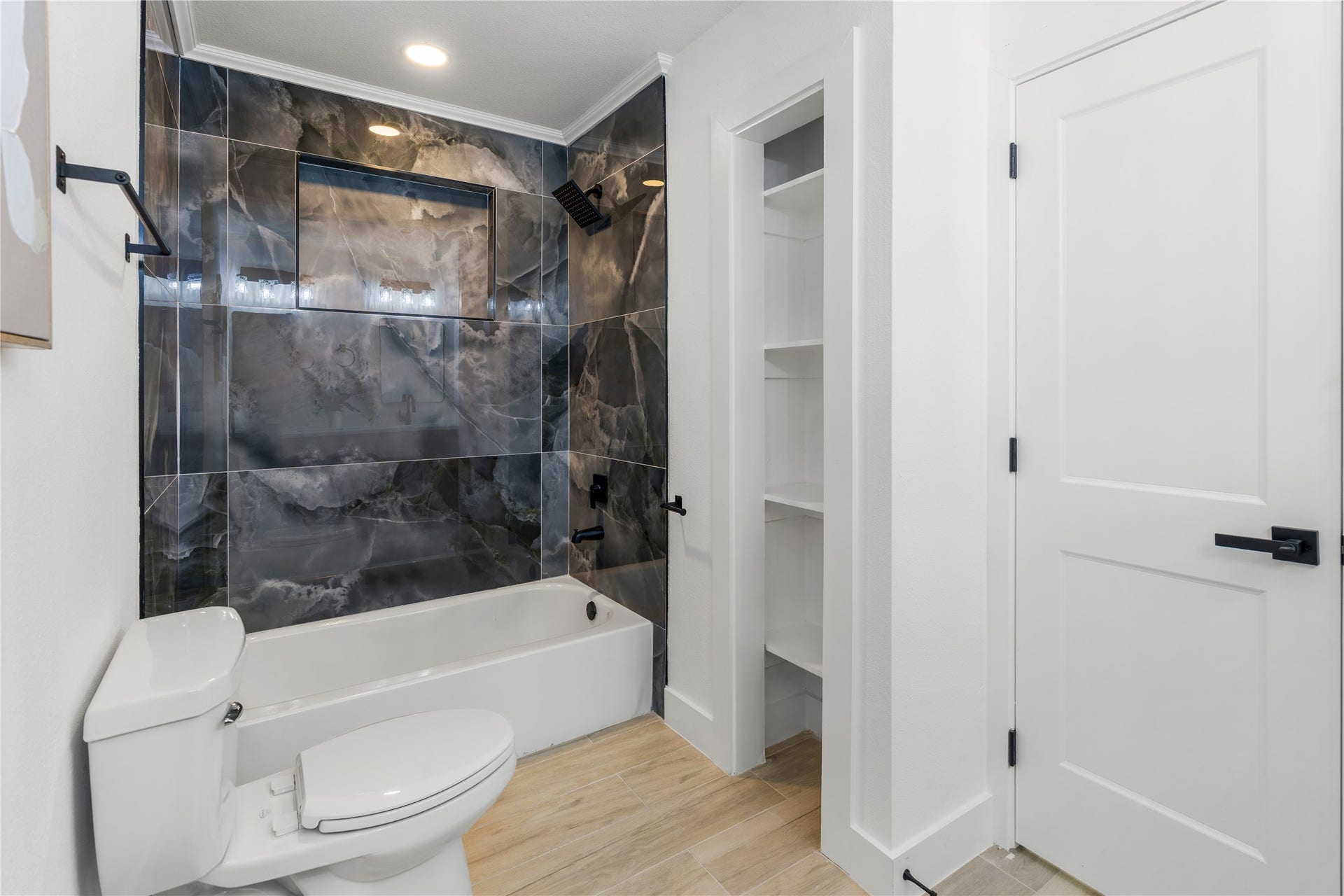 6203 Cheena Drive, Houston, TX 77096 6203 Cheena Drive, Houston, TX 77096
