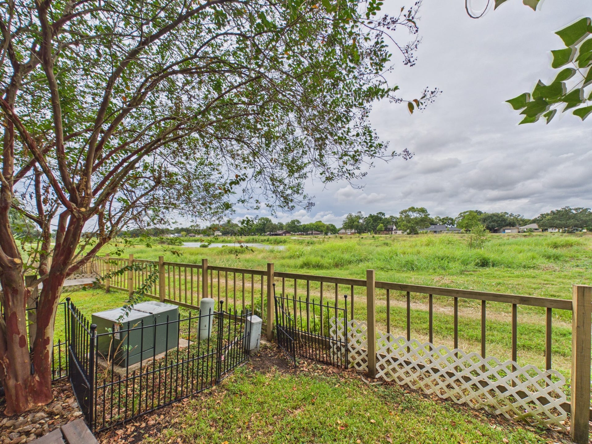15938 Seahorse Drive, #275, Houston, TX 77062 Small Greenspace with a Greenbelt Behind