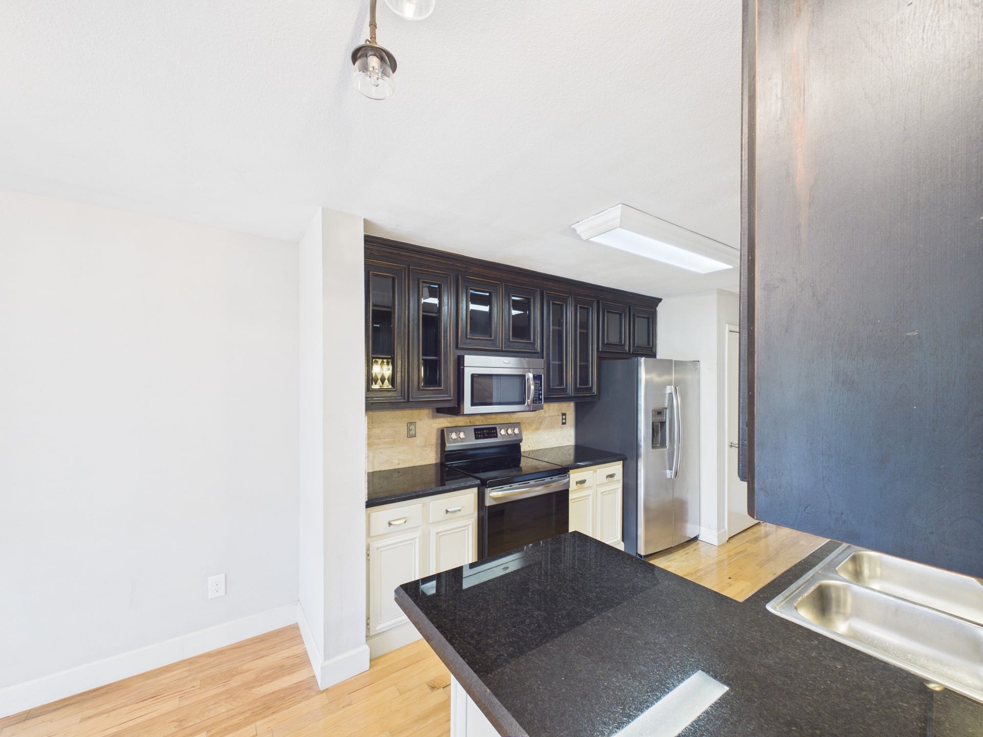 15938 Seahorse Drive, #275, Houston, TX 77062 Adjacent Kitchen with Convenient Breakfast Bar