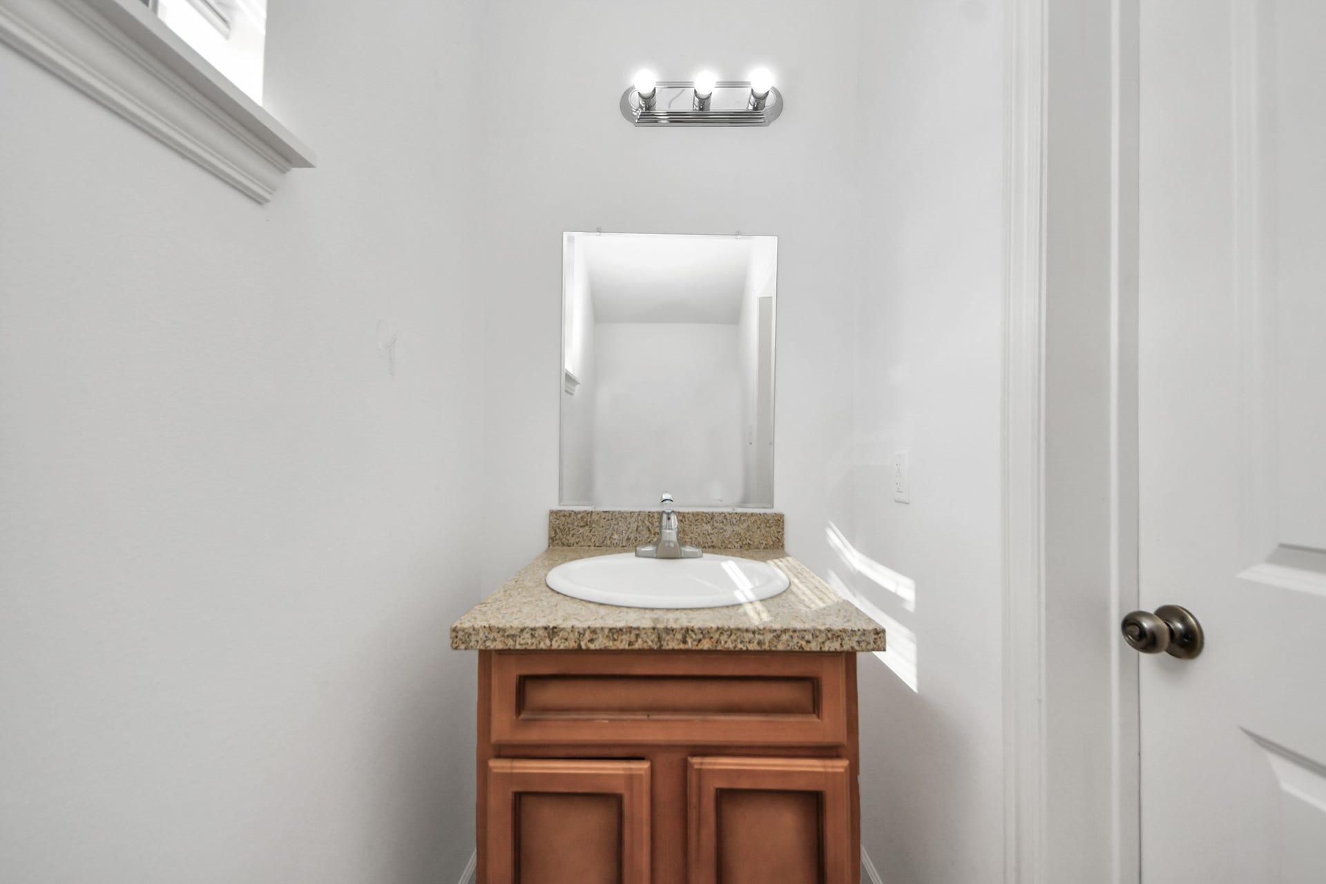 4327 Oak Ridge Drive, #B, Pasadena, TX 77503 1/2 Bathroom