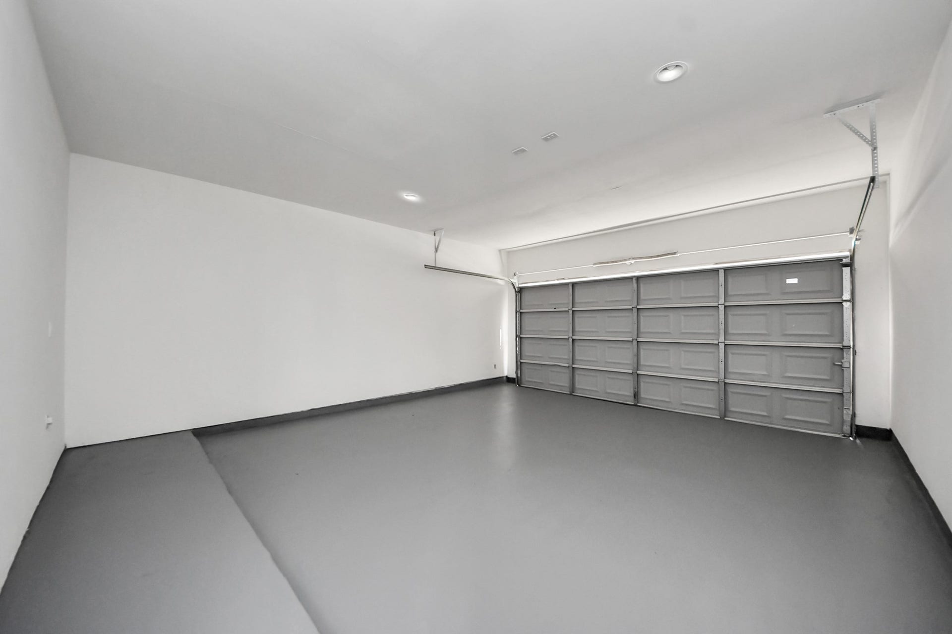 4327 Oak Ridge Drive, #B, Pasadena, TX 77503 Garage