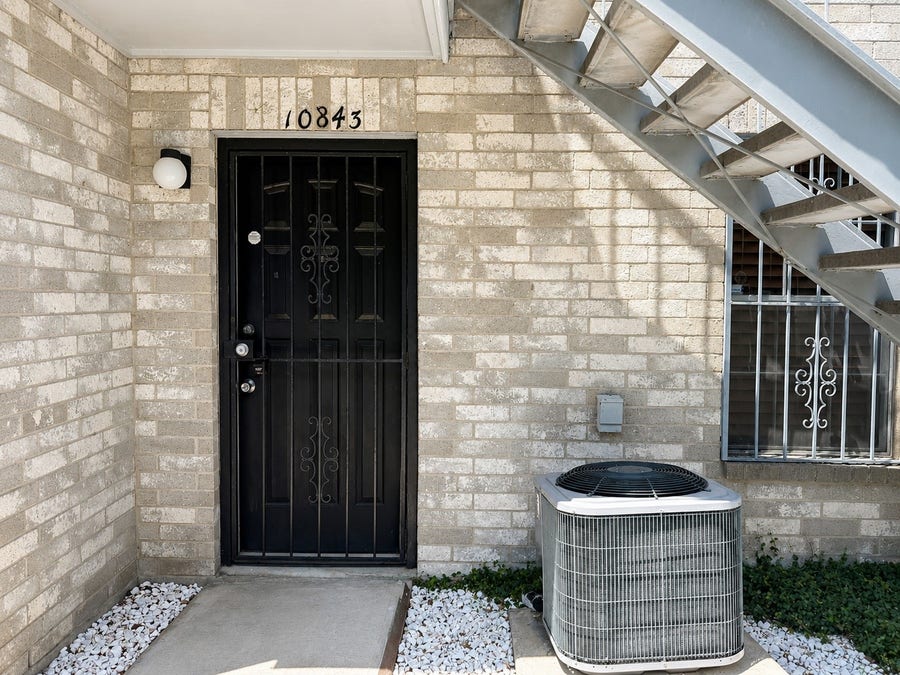 Property photo for 10843 Braes Bend Drive, Houston, TX