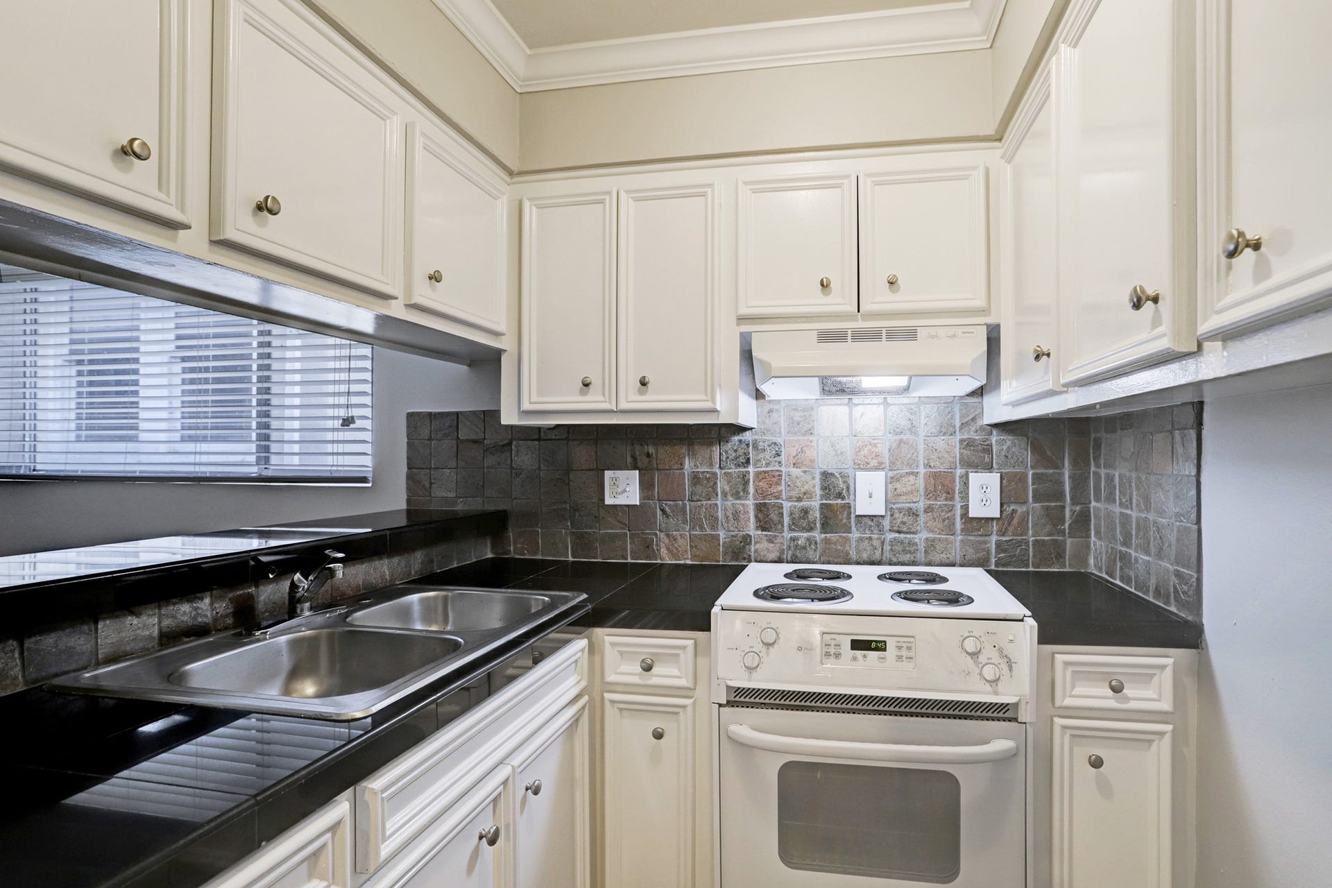 3414 Garrott Street, #7, Houston, TX 77006 3414 Garrott Street, #7, Houston, TX 77006
