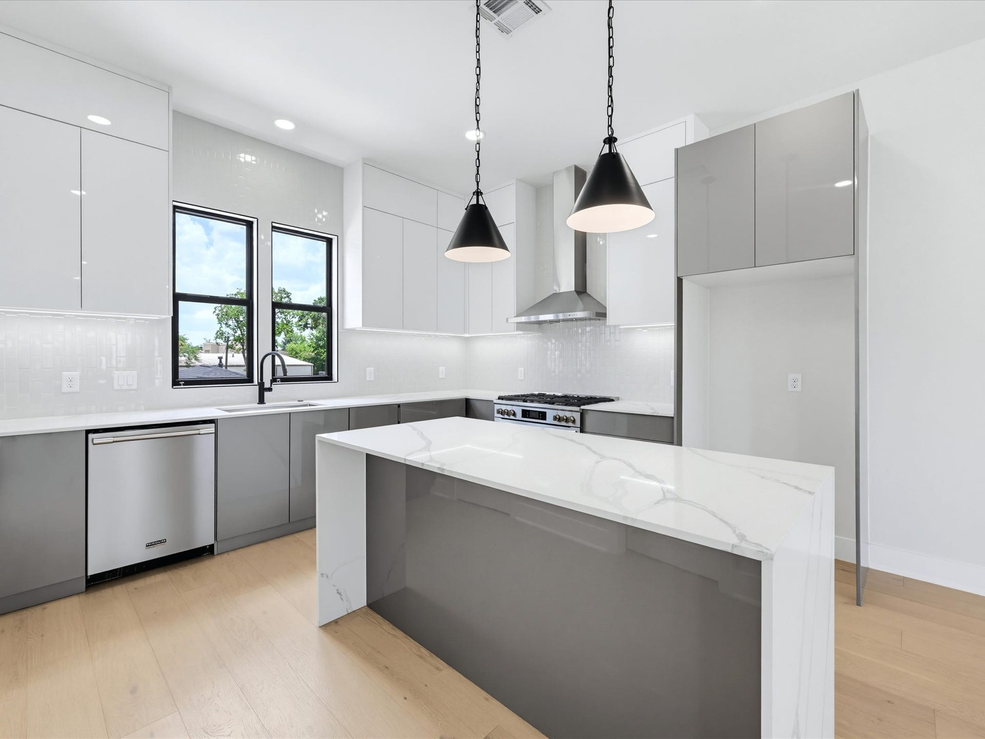 2229 Blalock Road, Houston, TX 77080 2229 Blalock Road, Houston, TX 77080