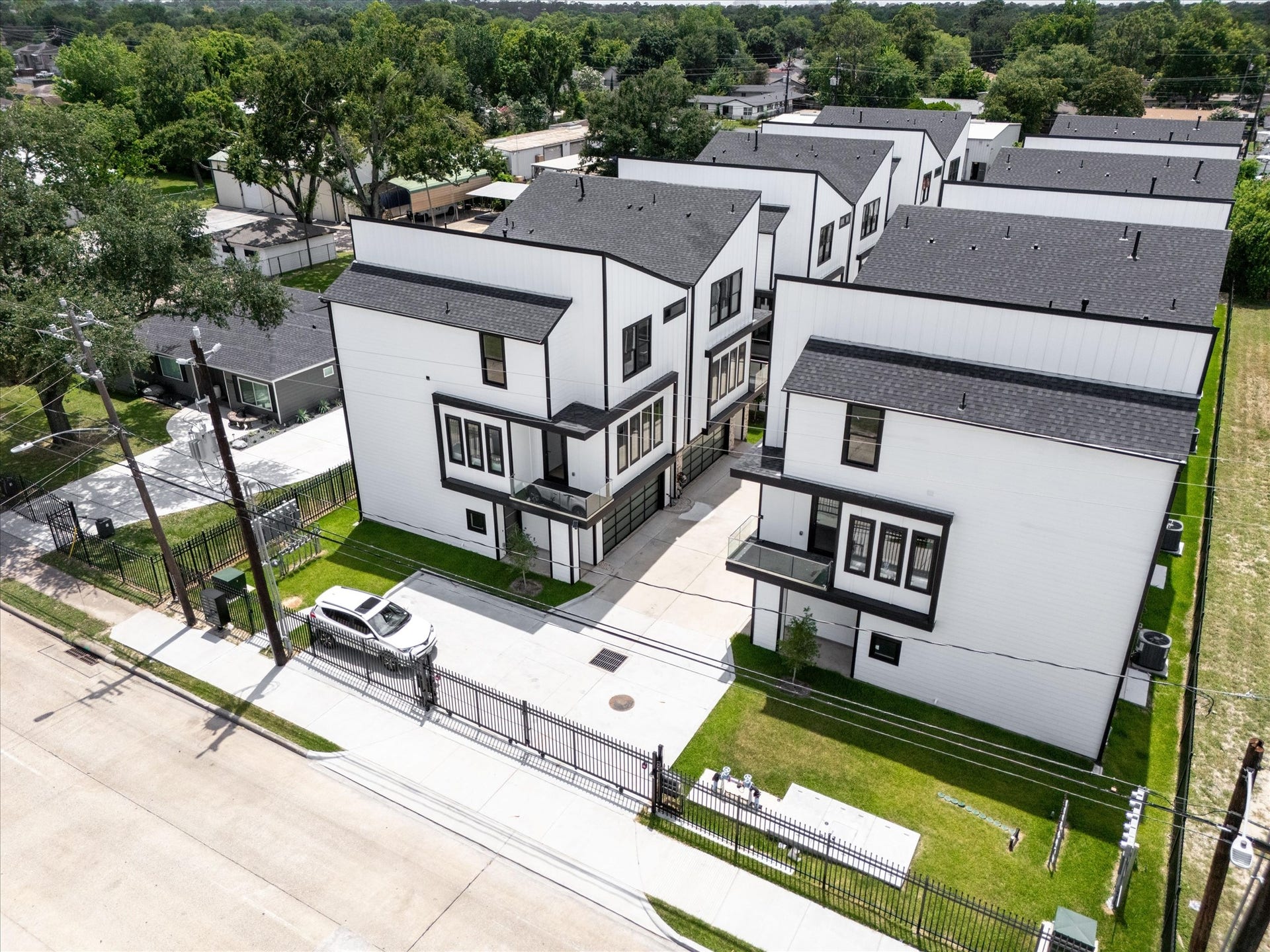2229 Blalock Road, Houston, TX 77080 2229 Blalock Road, Houston, TX 77080