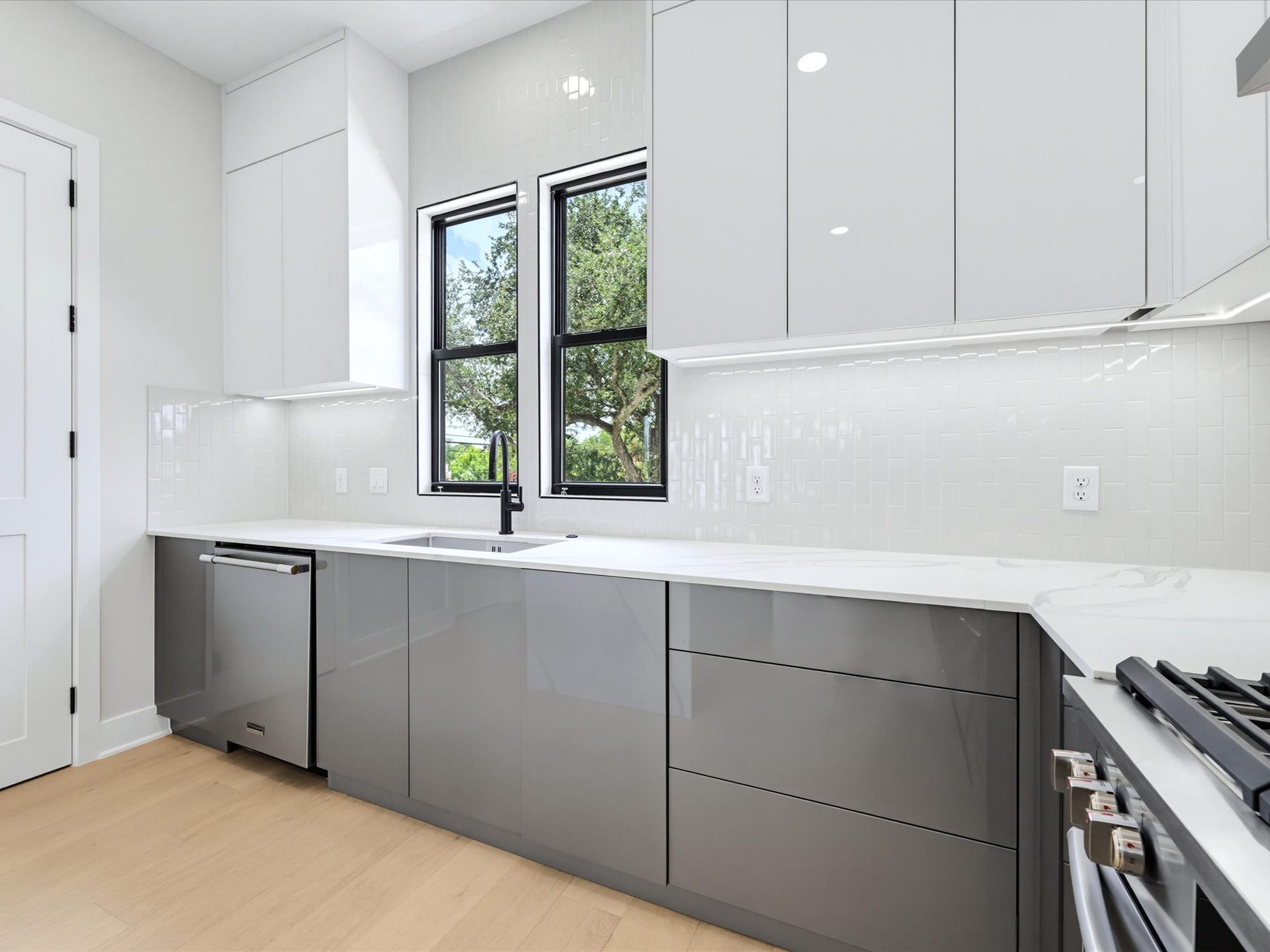 2229 Blalock Road, Houston, TX 77080 2229 Blalock Road, Houston, TX 77080
