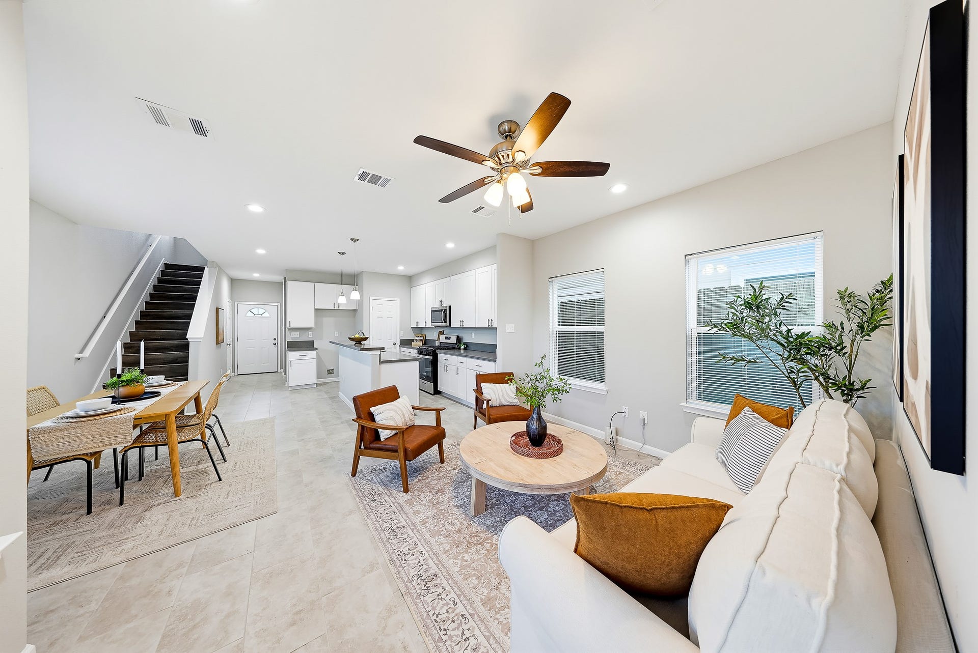 313 De Haven Street, Houston, TX 77029 A fresh start with room to unwind, new construction featuring a downstairs primary bedroom and an upstairs game room!