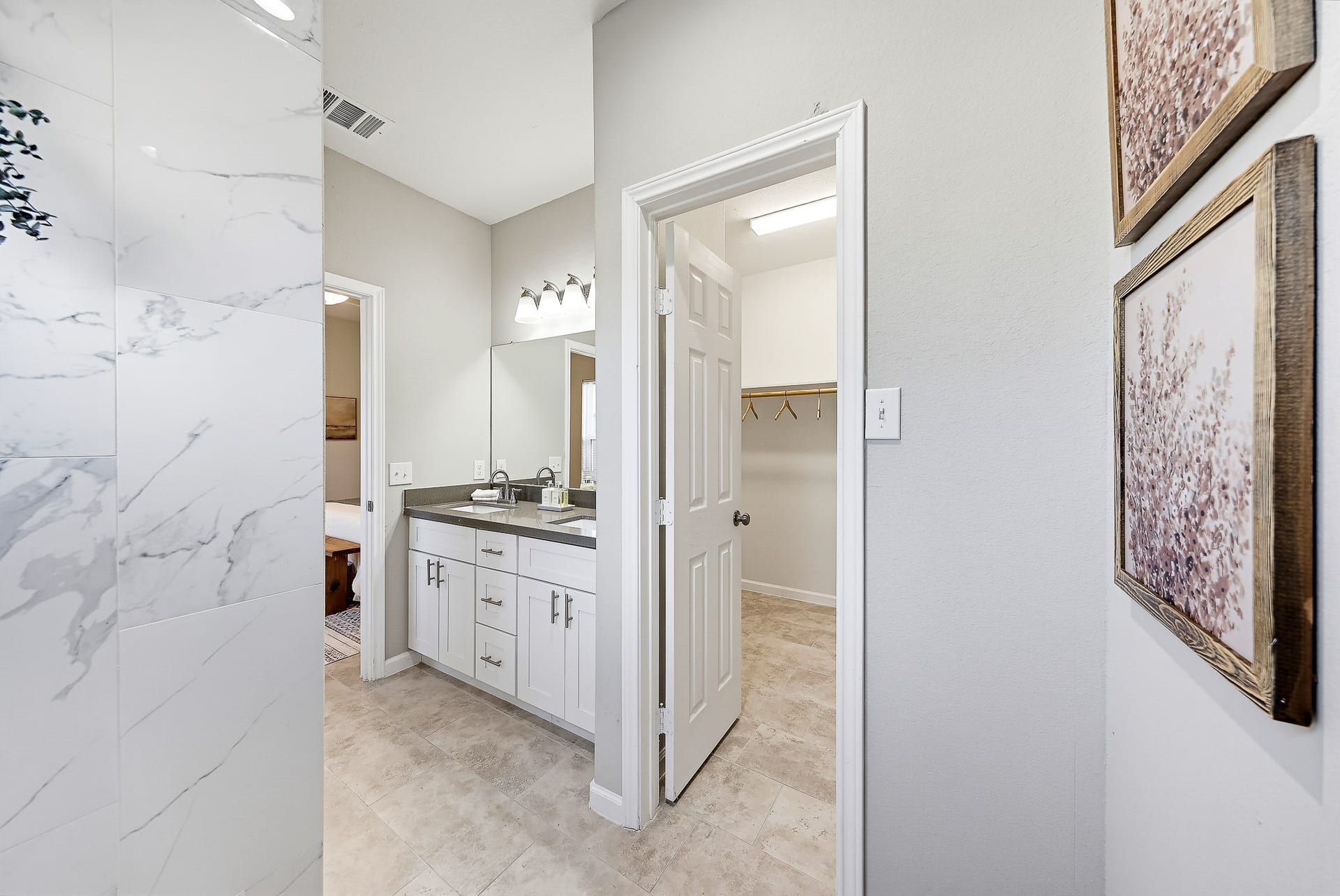 313 De Haven Street, Houston, TX 77029 Your primary bathroom brings together a separate shower and a vanity with room for daily essentials.