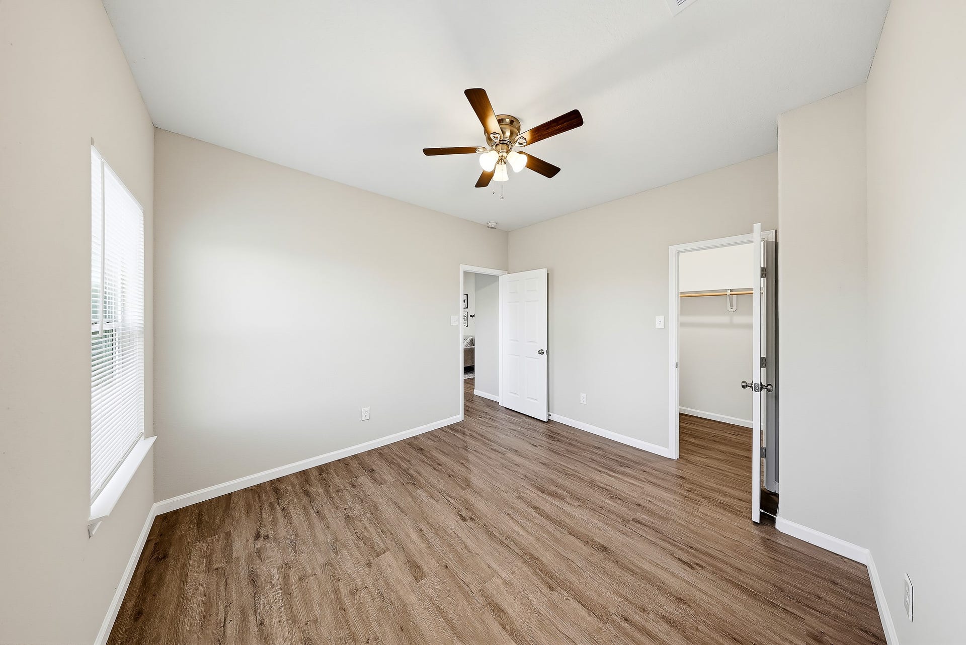 313 De Haven Street, Houston, TX 77029 Arrange a comfortable bedroom, creative workspace, or hobby room around your needs.