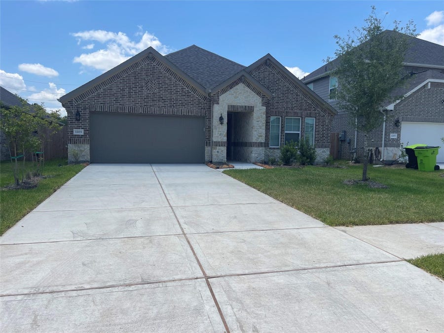 Property photo for 1203 Muscadine Hollow Lane, Richmond, TX