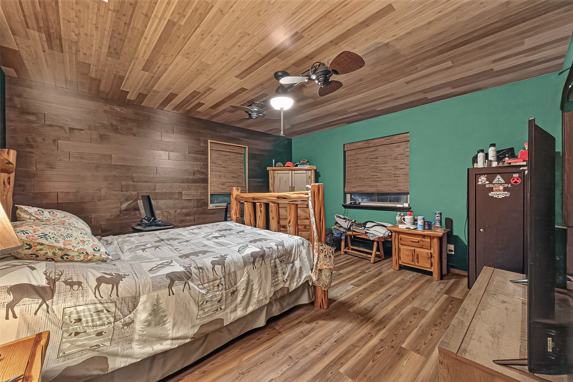 18614 Mink Lake Drive, Magnolia, TX 77355 Additional bedroom offering plenty of room and natural light.
