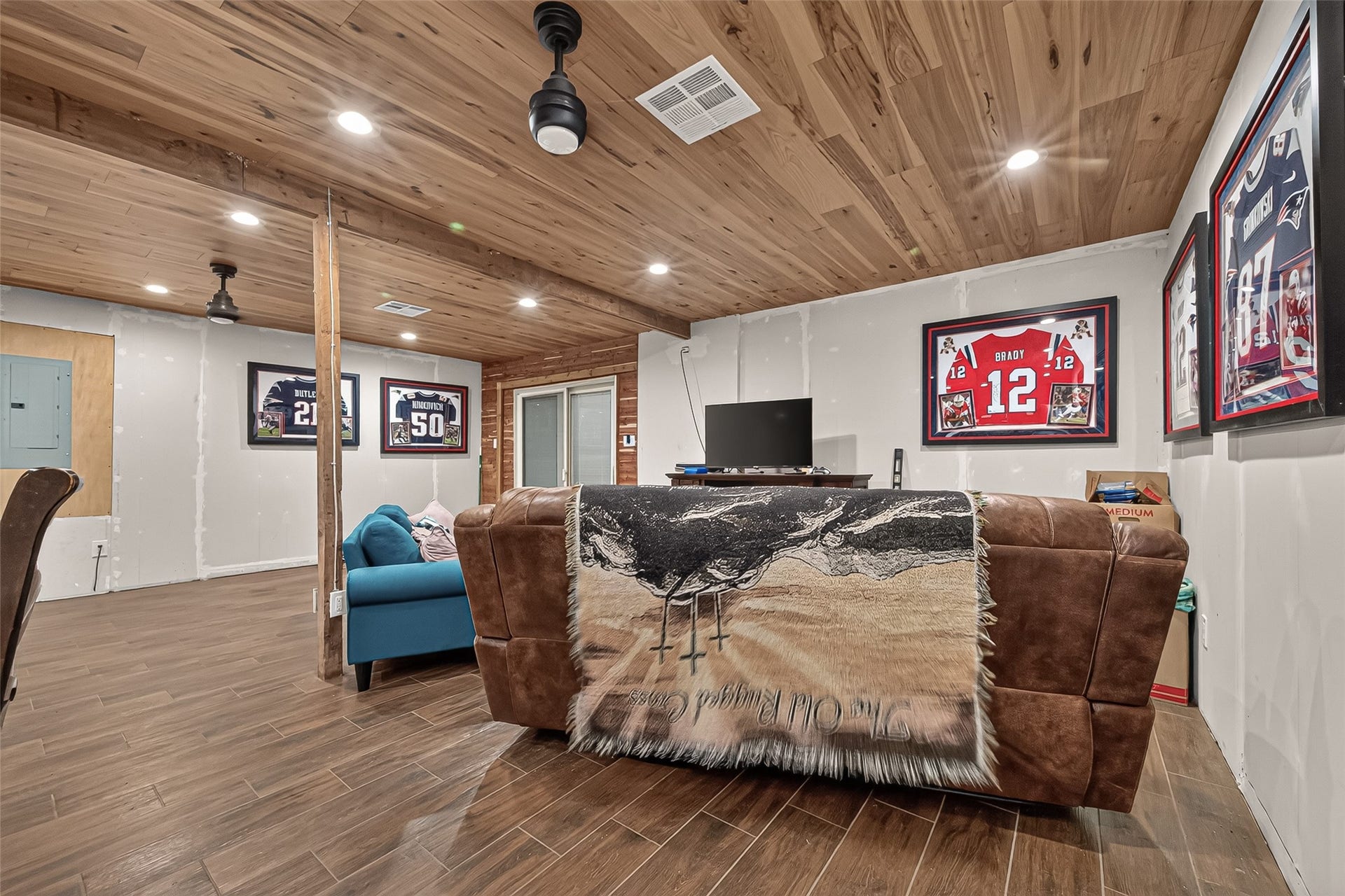 18614 Mink Lake Drive, Magnolia, TX 77355 Another view of the living area showcasing its generous size and open feel.