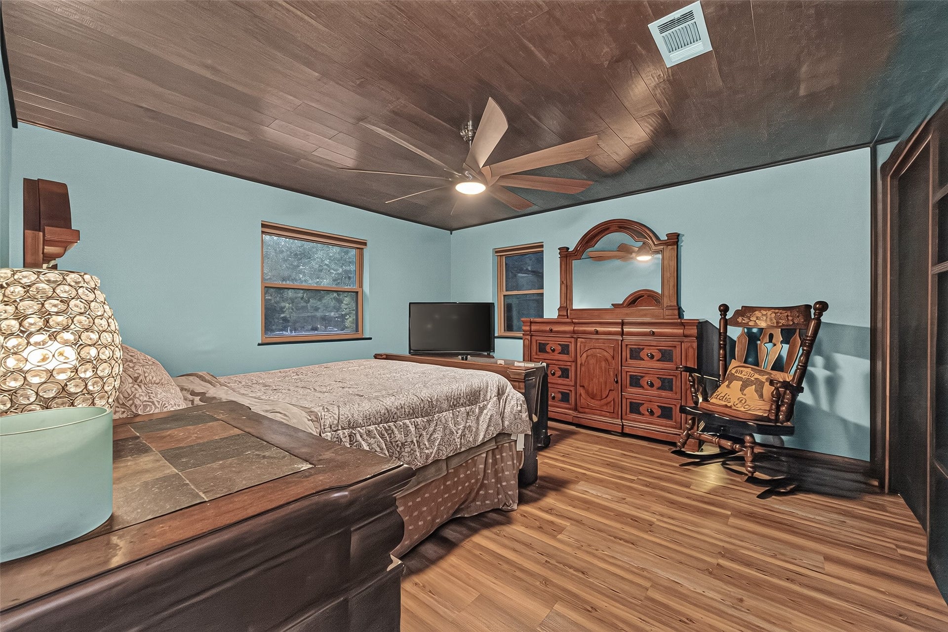 18614 Mink Lake Drive, Magnolia, TX 77355 Generously sized bedroom with natural light and a spacious layout.