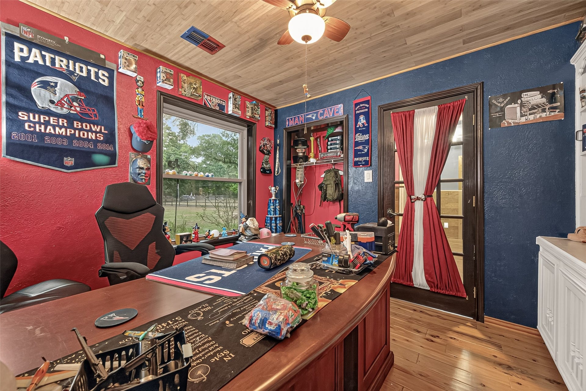 18614 Mink Lake Drive, Magnolia, TX 77355 Another view of the office showcasing the functional layout.