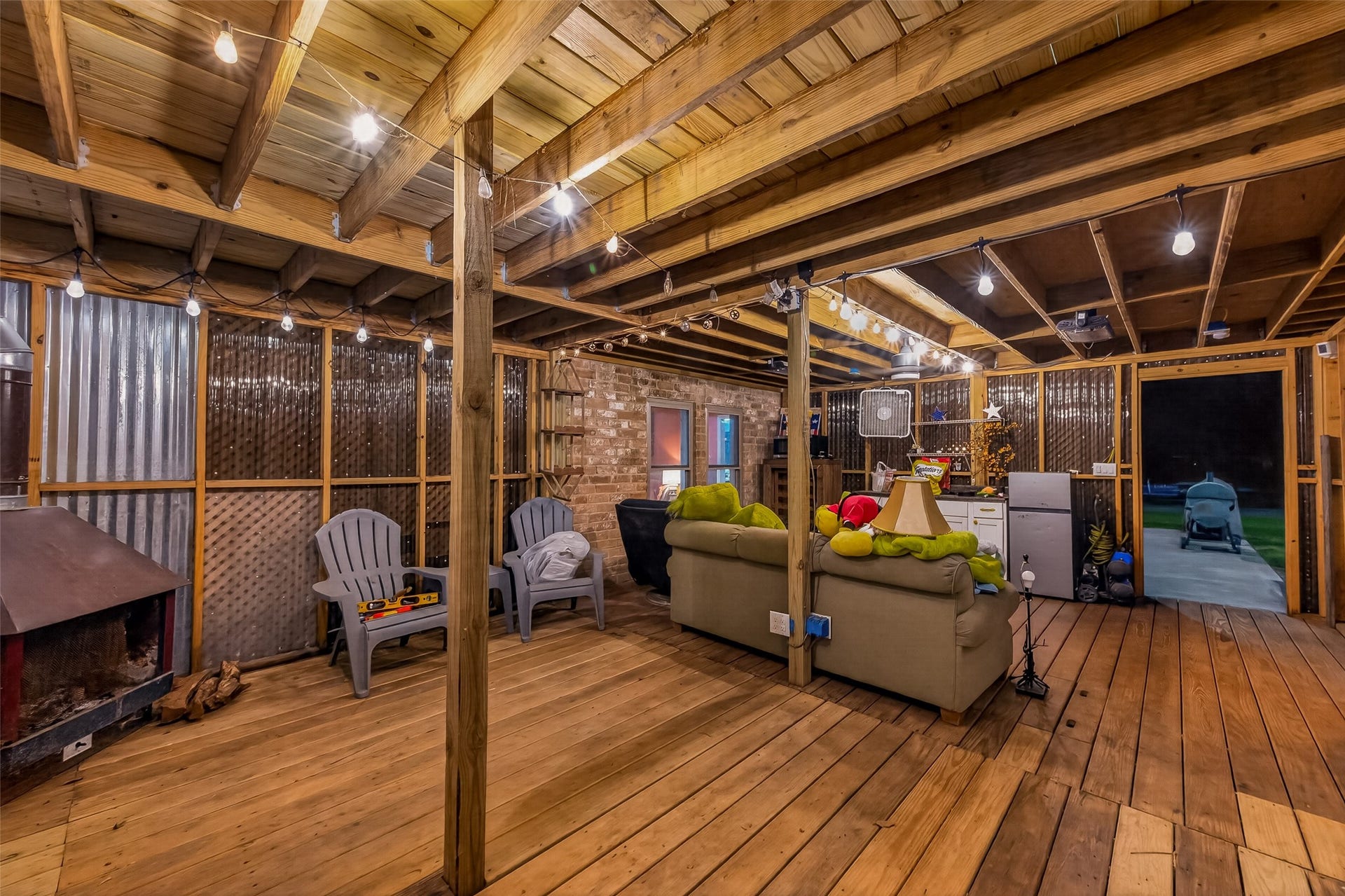 18614 Mink Lake Drive, Magnolia, TX 77355 Covered outdoor living area offering plenty of space to relax or entertain.