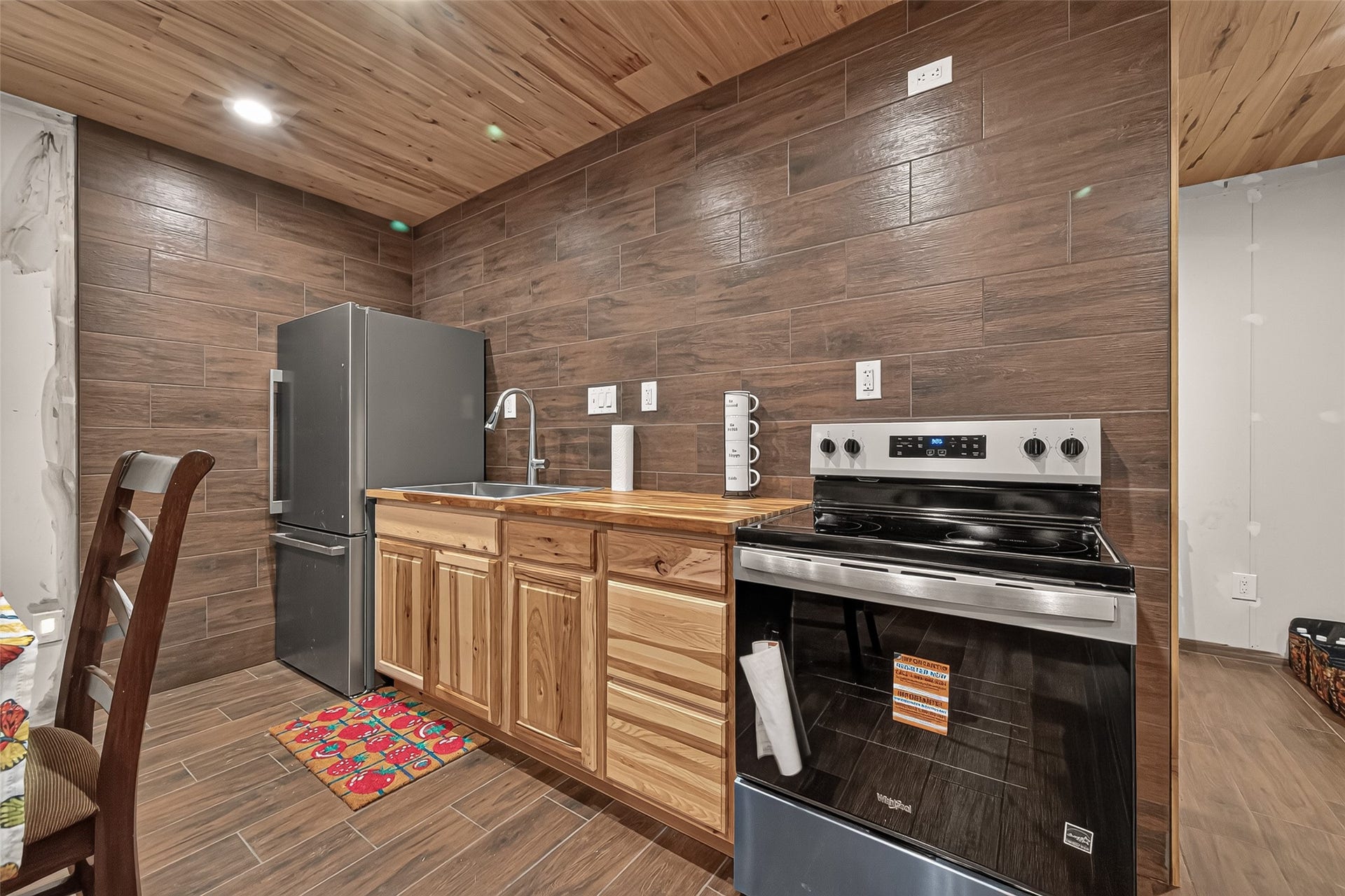 18614 Mink Lake Drive, Magnolia, TX 77355 Another view of the kitchenette with generous cabinetry and counter space.