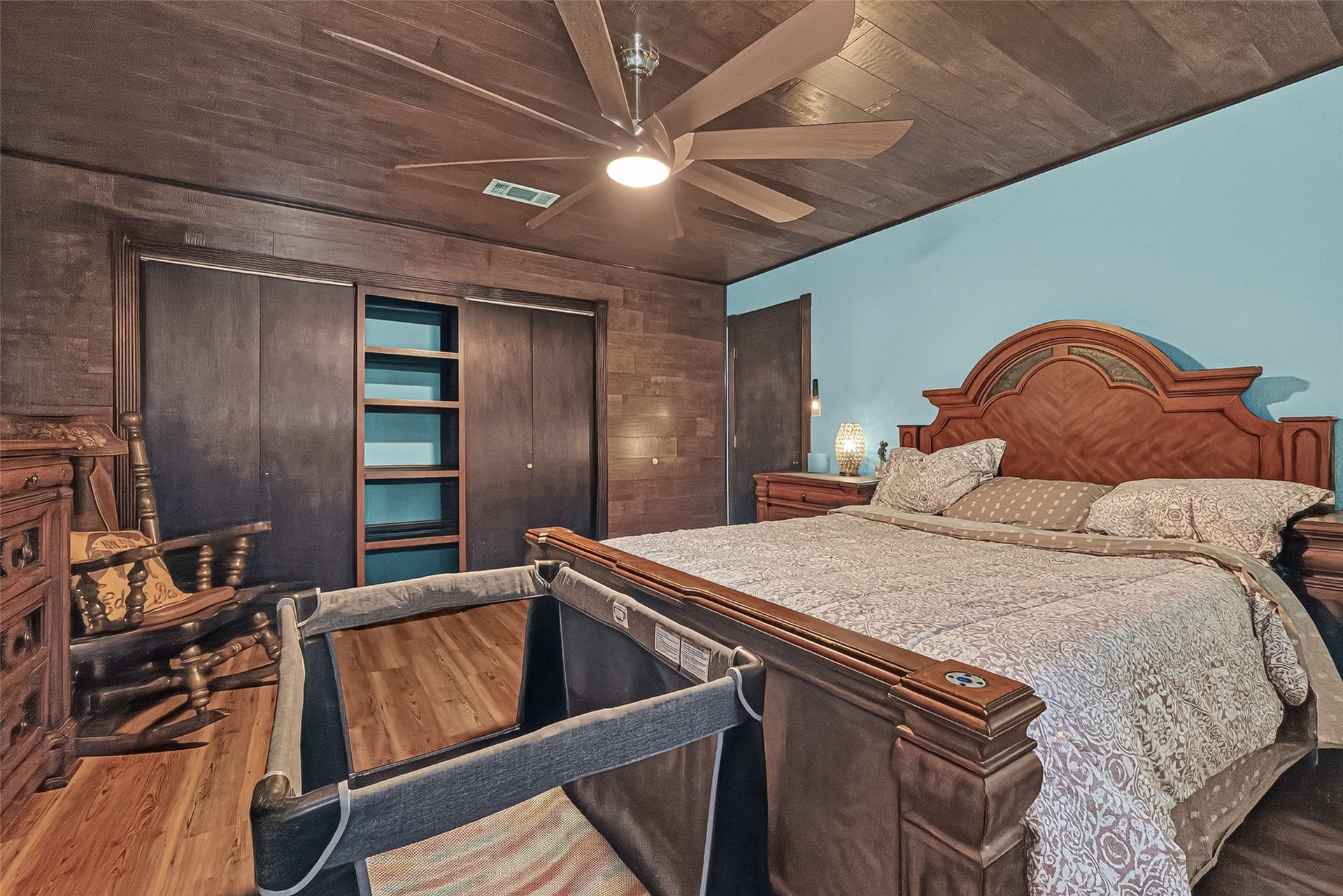 18614 Mink Lake Drive, Magnolia, TX 77355 Another view of the bedroom highlighting the available space.