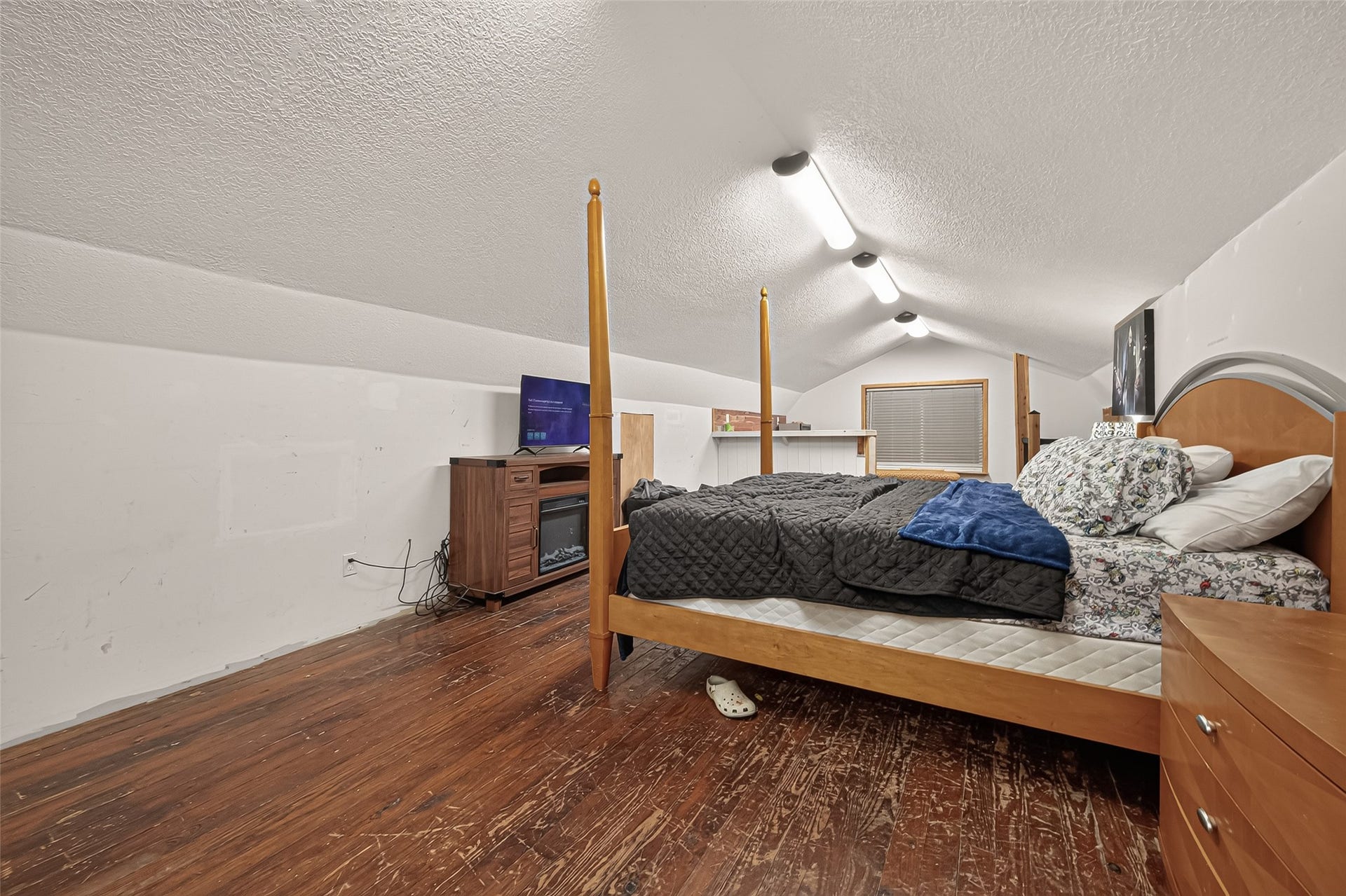 18614 Mink Lake Drive, Magnolia, TX 77355 Additional bedroom view showcasing the open layout.