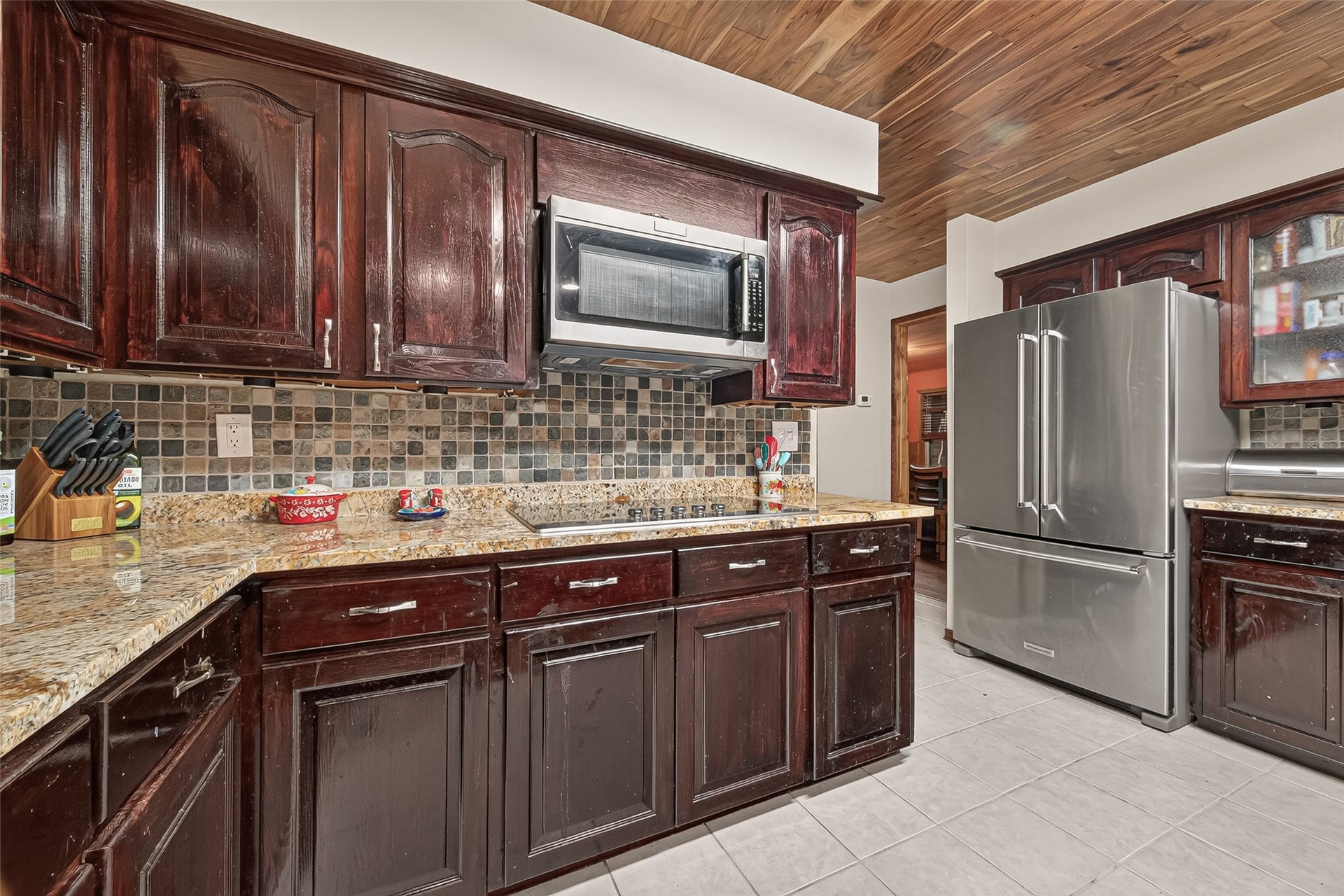 18614 Mink Lake Drive, Magnolia, TX 77355 Another kitchen view highlighting the abundant storage and workspace
