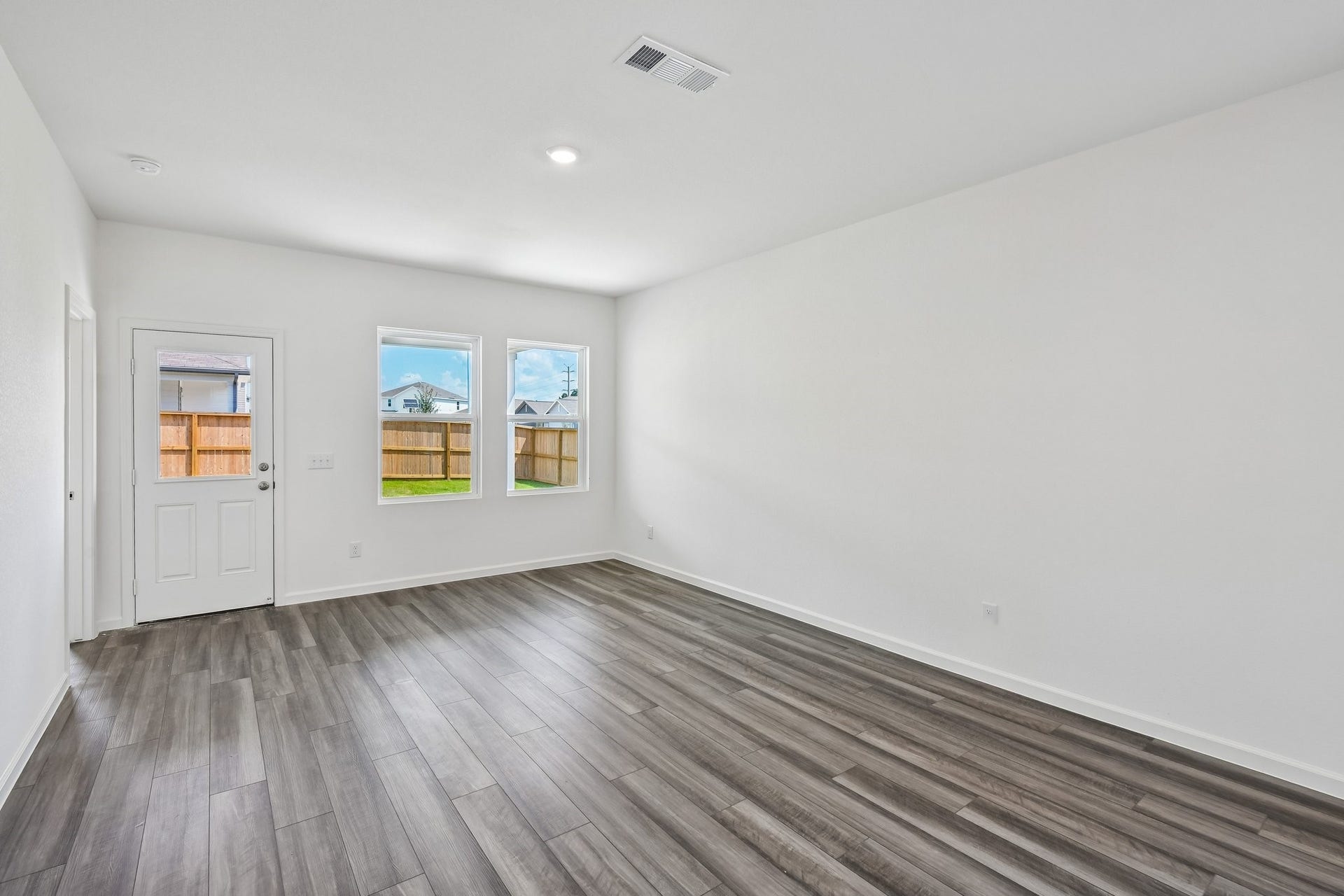2415 Crest Falls Drive, Crosby, TX 77532