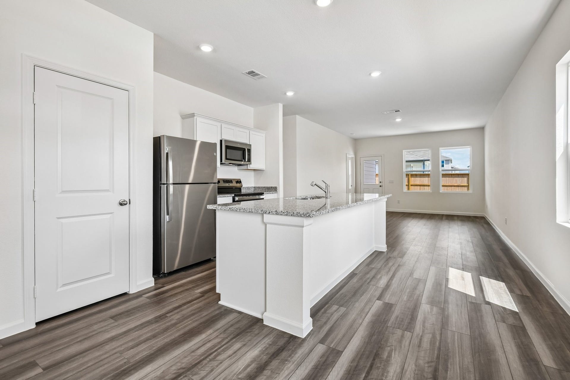 2415 Crest Falls Drive, Crosby, TX 77532