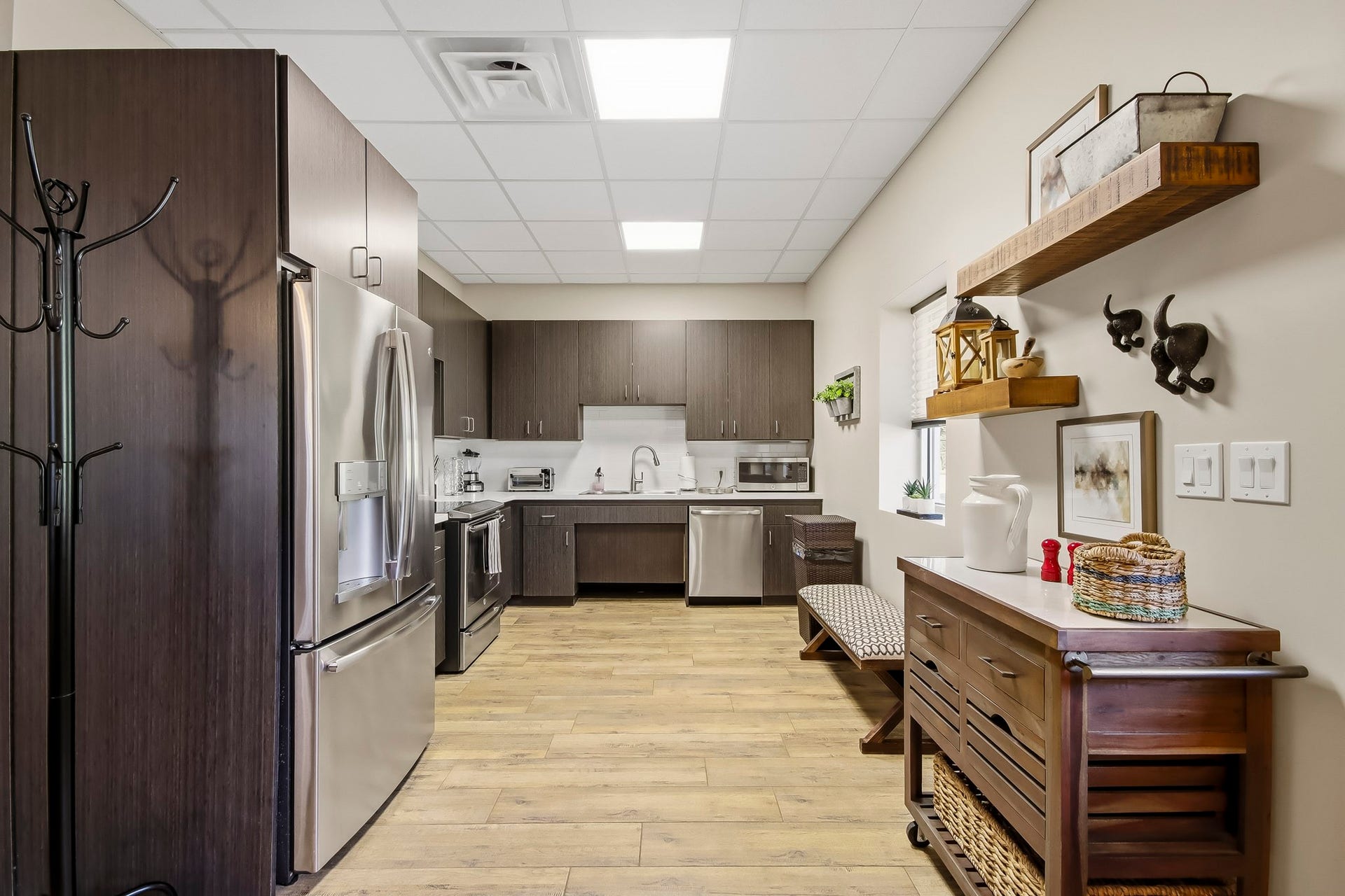 Practical and functional kitchen with all appliances included.