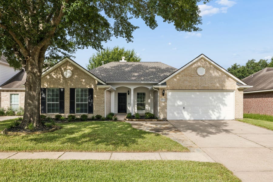 Property photo for 21515 Old Hannover Drive, Spring, TX