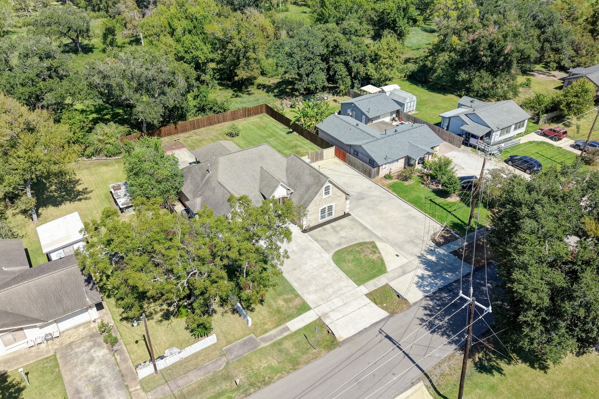Bird's-eye view showcasing the property's location within the neighborhood.