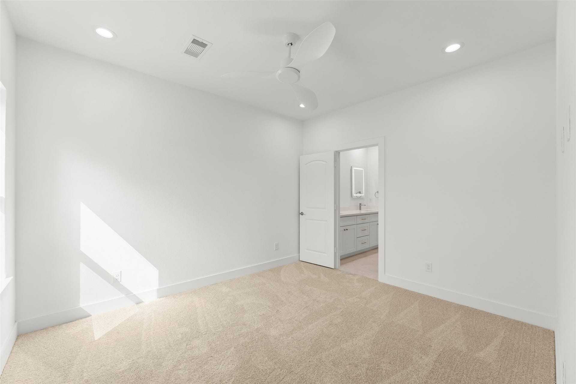 1477 Ferguson Way, Houston, TX 77088 Unit B