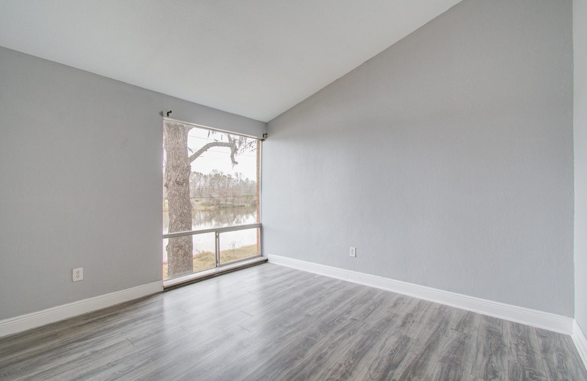 417 Brook Hollow Drive, Conroe, TX 77385 417 Brook Hollow Drive, Conroe, TX 77385