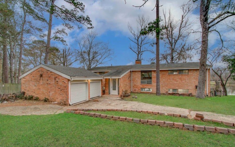 Property photo for 417 Brook Hollow Drive, Conroe, TX
