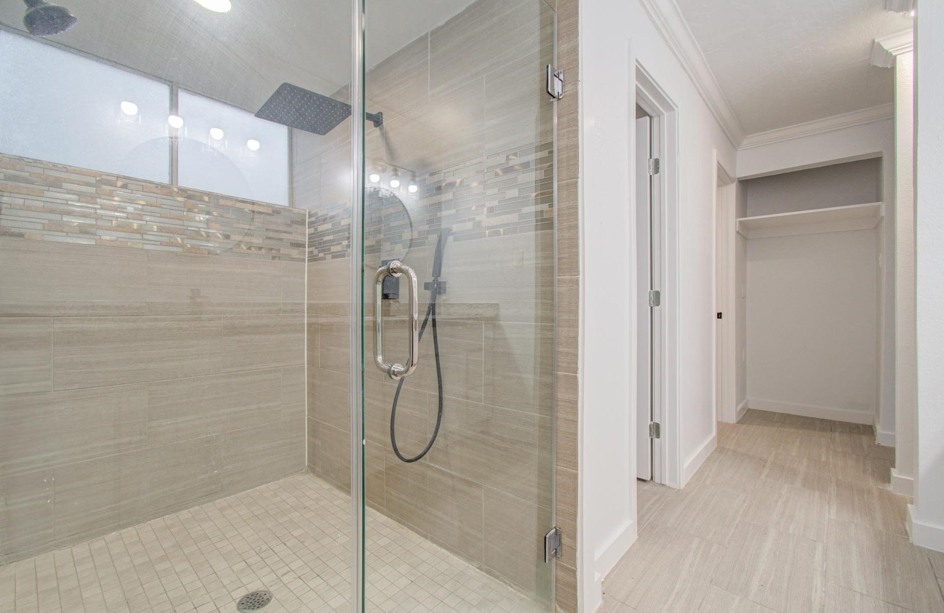 417 Brook Hollow Drive, Conroe, TX 77385 417 Brook Hollow Drive, Conroe, TX 77385