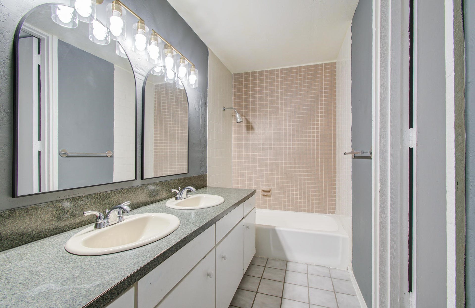 417 Brook Hollow Drive, Conroe, TX 77385 417 Brook Hollow Drive, Conroe, TX 77385